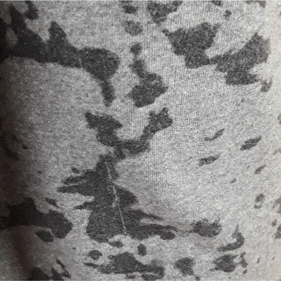 You Smile Embellished Microphone Crewneck Long Sleeve Sweatshirt Grey Music M - Picture 5 of 8